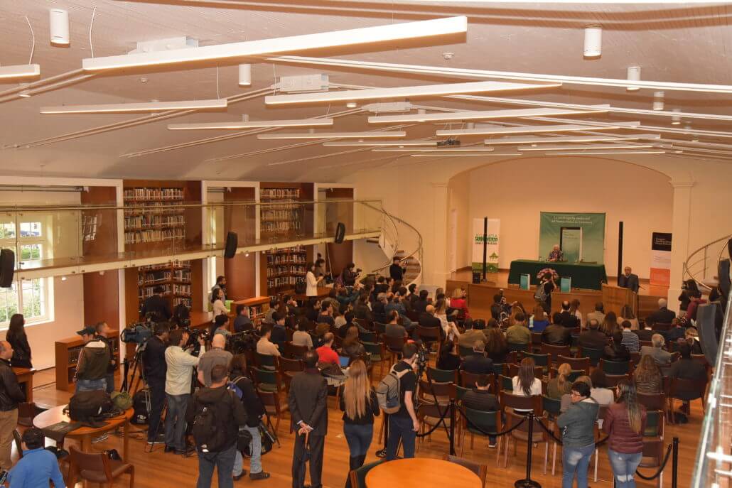 Mario Vargas Llosa Inaugura la Biblioteca